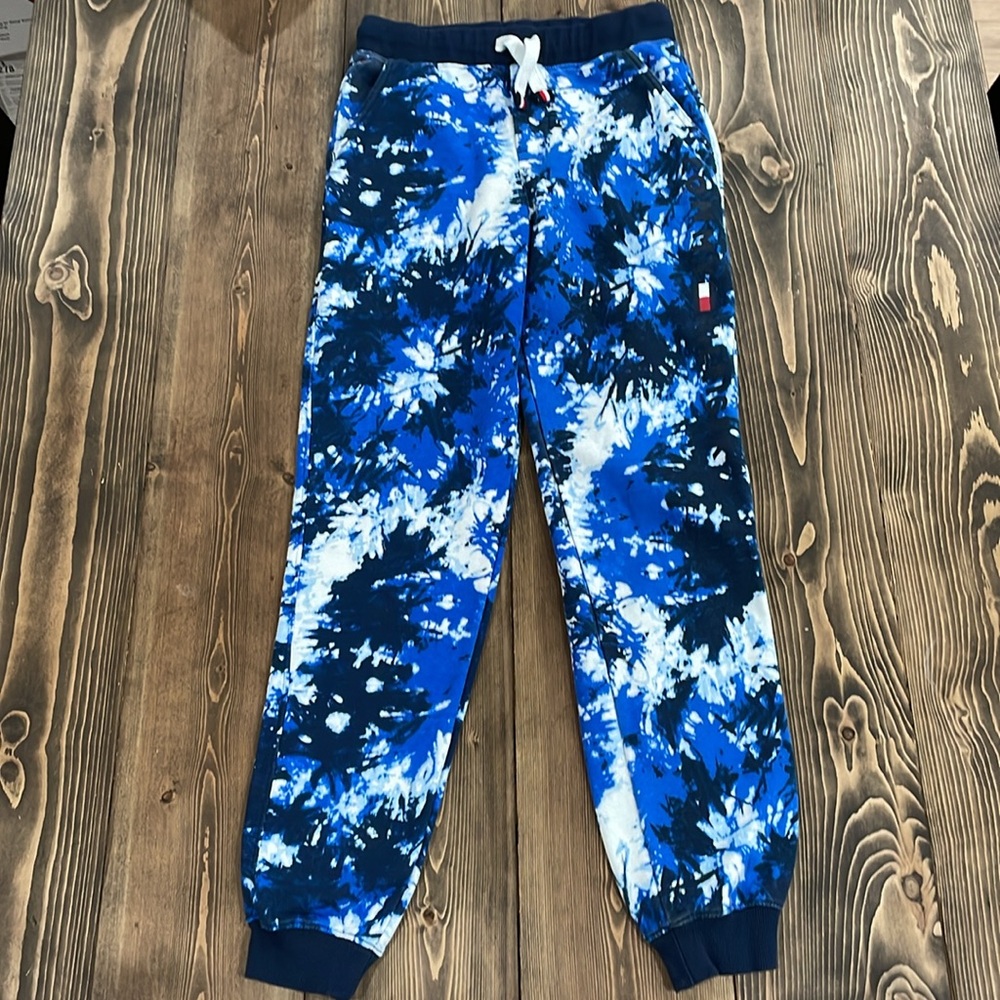 🌟Host Pick🌟Boy’s Tommy Hilfiger Joggers - Picture 2 of 4